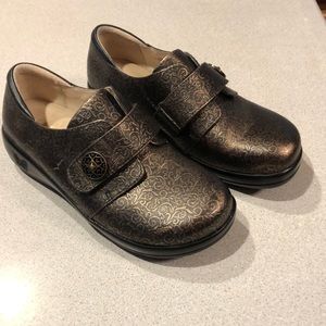 Algeria sz 37 (US 7) Black with Gold  Jol Design